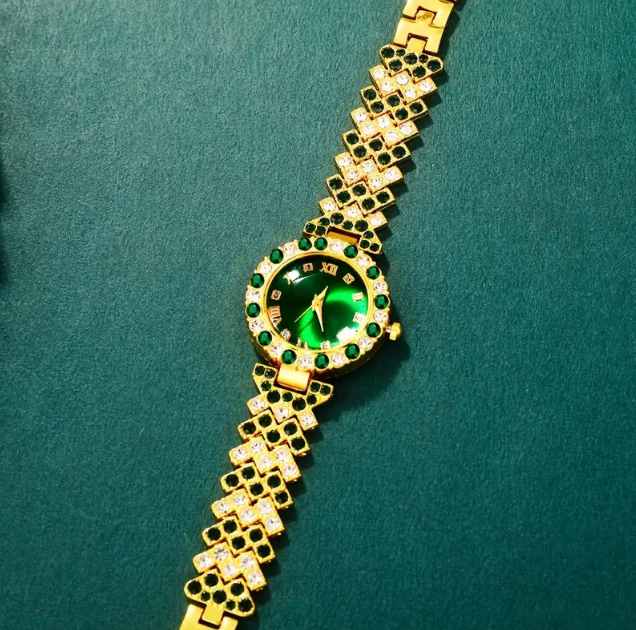 Glamorous and Luxurious Style Green Quartz Watch