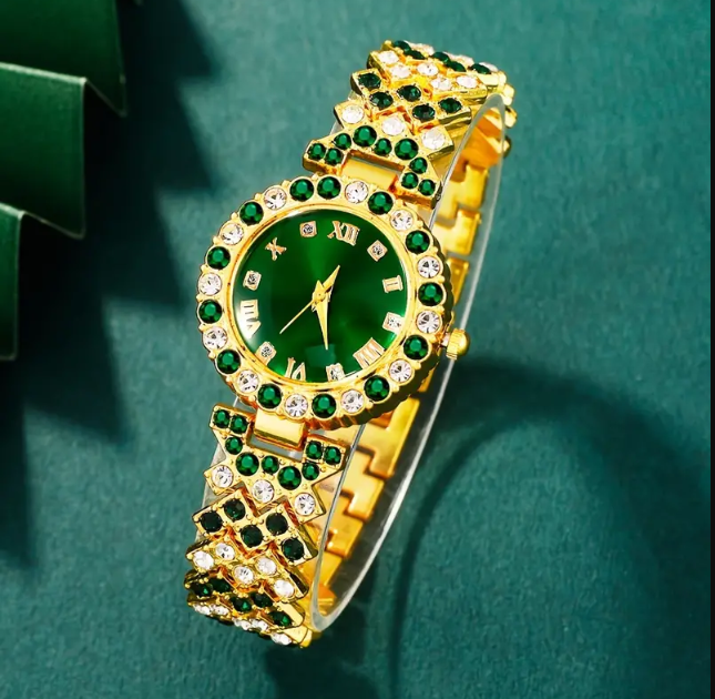 Glamorous and Luxurious Style Green Quartz Watch